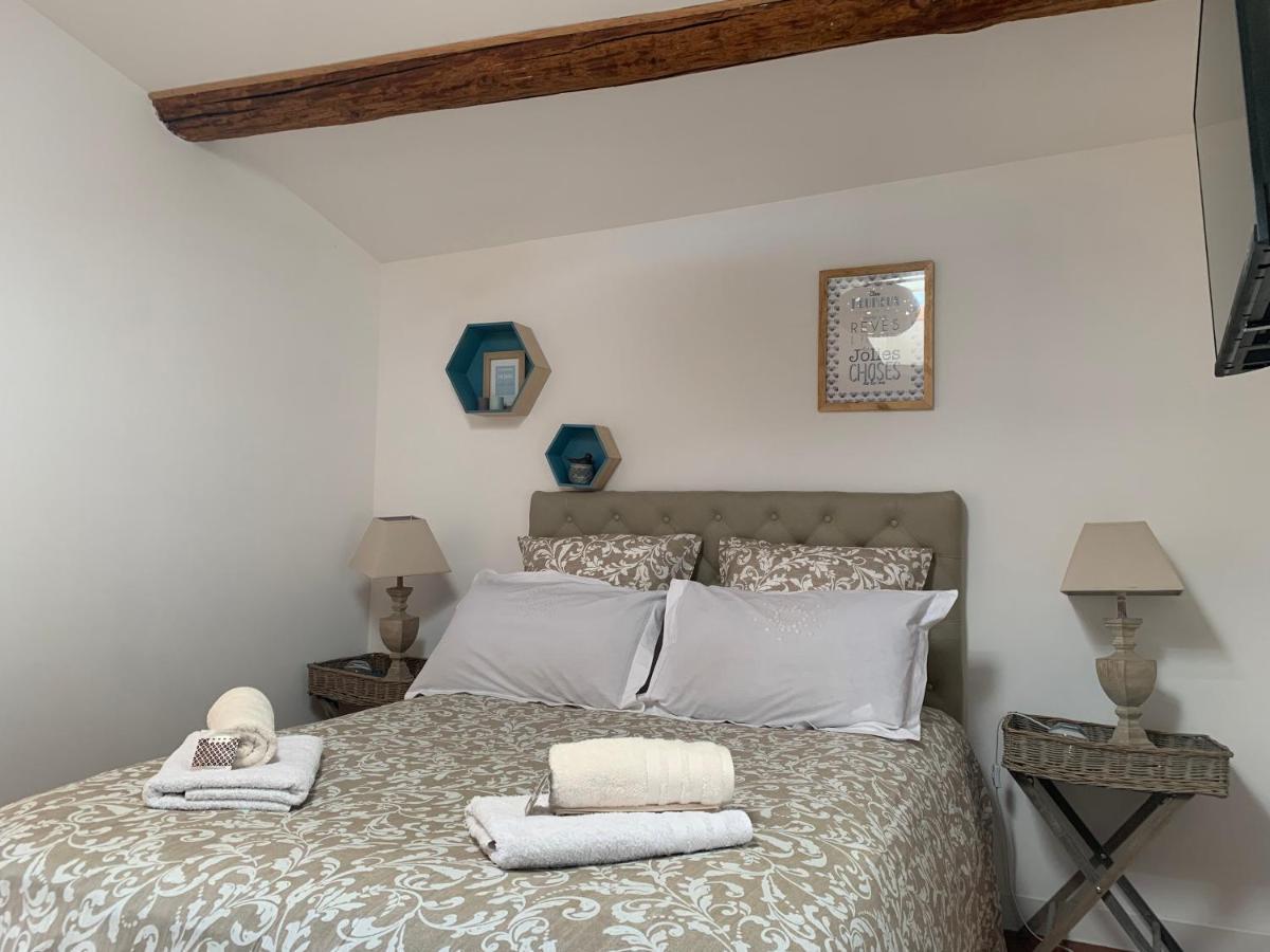Bed and Breakfast Un Soir Sous Les Etoiles Chateauneuf-de-Gadagne Экстерьер фото